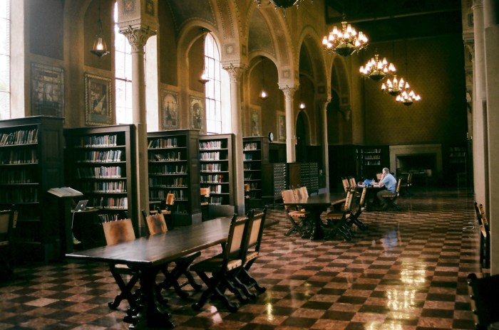 Little hidden library I discovered before class. 