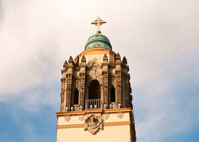 I went through a short film photography phase early this year, until the price of processing broke me out of it. This one of Saint Cecilia's cathedral in San Francisco is one of my favorite from that roll. 