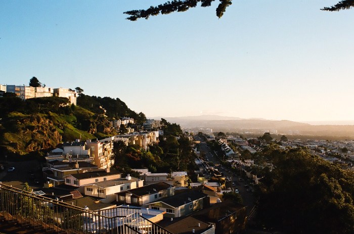 More film shots, this is of the Sunset District looking south from Grandview Park, the place is like a cliffside facing the ocean. 